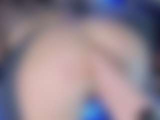 LoLaHotWet's Live Sex Cam Show