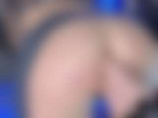 LoLaHotWet's Live Sex Cam Show