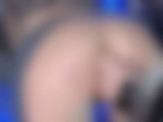 LoLaHotWet's Live Sex Cam Show