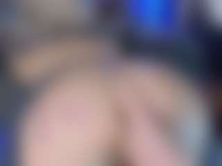 LoLaHotWet's Live Sex Cam Show