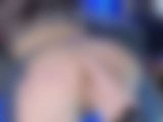 LoLaHotWet's Live Sex Cam Show