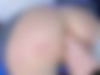 LoLaHotWet's Live Sex Cam Show