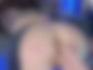 LoLaHotWet's Live Sex Cam Show