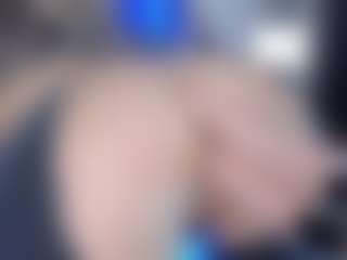 Show live cam dengan LoLaHotWet - Smoking di Camsoda