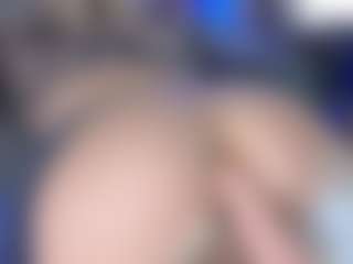 Live cam show with LoLaHotWet - Stockings on CamClone