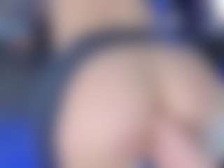 LoLaHotWet's Live Sex Cam Show
