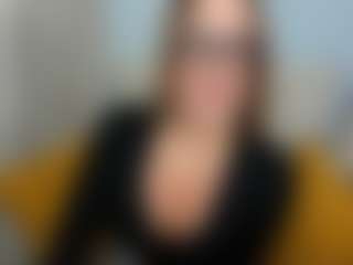 Live cam show with MollyGold - Body Massage on liverealitysex.com