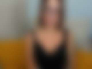 Live cam show with MollyGold - Glasses on CamwithHer