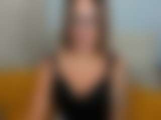 Live cam show with MollyGold - Glasses on Soda Cam
