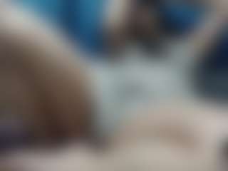 Live cam show with Viioletta19 - Average on hrnylive.com