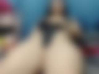 Live cam show with Viioletta19 - Average on SquirtSoMuch