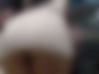 Live cam show with Viioletta19 - Glasses on sexytreat.net