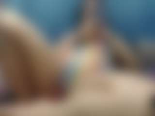 Live cam show with Viioletta19 - Average on Camsoda