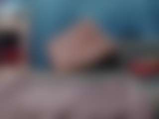Live cam show with Viioletta19 - Average on MyBangCams