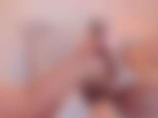 Live cam show with sara-bonneth - Gagging on Camsoda
