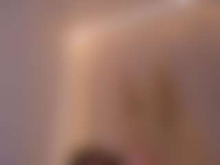 Live cam show with sara-bonneth - Gagging on Camsoda