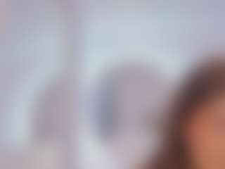 Live cam show with sara-bonneth - Gagging on AdultVida.com