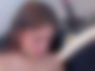 Live cam show with sara-bonneth - Anal Curvy on Livezox