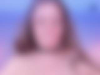 Live cam show with sara-bonneth - Gagging on CamClone