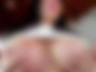 Live cam show with Isabella - Latina on Milf Play