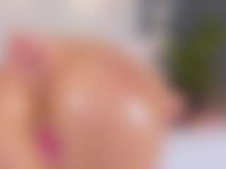 Live cam show with Valeeria - Public on madthumbs