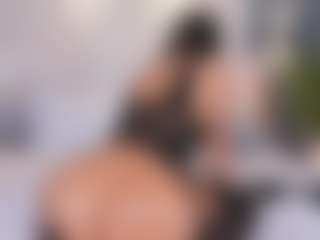 Live cam show with Valeeria - Gagging on Camsoda