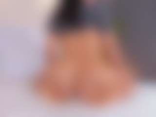 Live cam show with Valeeria - Gagging on SinfulBabes