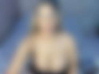 Live cam show with Alyssaaan - Bikini on StripNow
