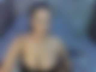 Live cam show with Alyssaaan - Thong on Big Tits