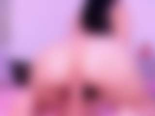 Live cam show with HellenParis - Striptease on StripNow