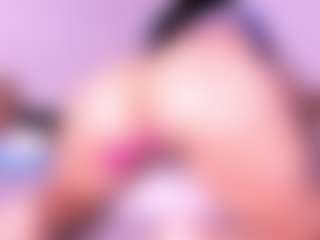 Live cam show with HellenParis - Lovense Petite on Milfs Live