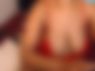 BootyCallEver MILF webcam performer live streaming