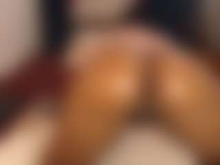 BootyCallEver MILF webcam performer live streaming