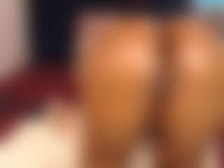 Live cam show with BootyCallEver - Brown Eyes Black on AdultVida.com