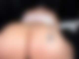 Live cam show with Vicky - Public on Mixed Magazine Live