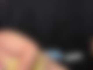 Live cam show with Vicky - Public MILF on Nude Live Now