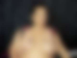 Vicky MILF webcam performer live streaming