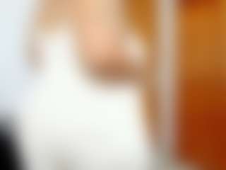 Vicky MILF webcam performer live streaming