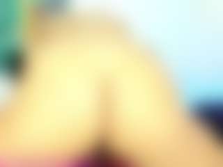valentigomez10's Live Sex Cam Show