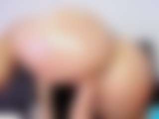 doll-ssquirts's Live Sex Cam Show
