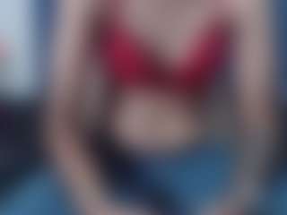 briana sexy mature MILF webcam performer live streaming