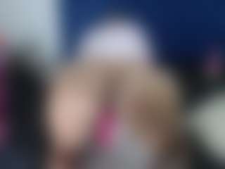 briana sexy mature MILF webcam performer live streaming