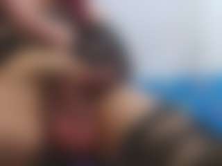Spettacolo in cam dal vivo con ESMERALDA-TS-BIG - Green Eyes su Camsoda
