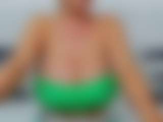 KellyBabee's Live Sex Cam Show