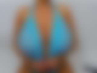 Live cam show with KellyBabee - Fingers on Dolls Live