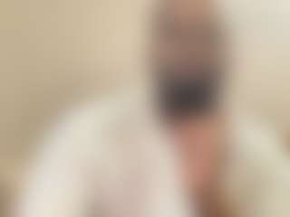 Live cam show with KingTGC - Brown Eyes on chickslive.net