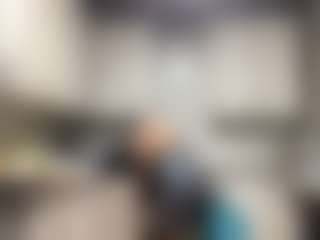 Live-camshow met KingTGC - Living Room op Camsoda