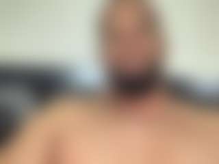 Live cam show with KingTGC - Bedroom on Soda Cam