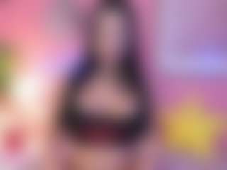 Live cam show with Julieta - Spank Toys on madthumbs