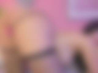 Live cam show with Julieta - Squirt on Uber Horny